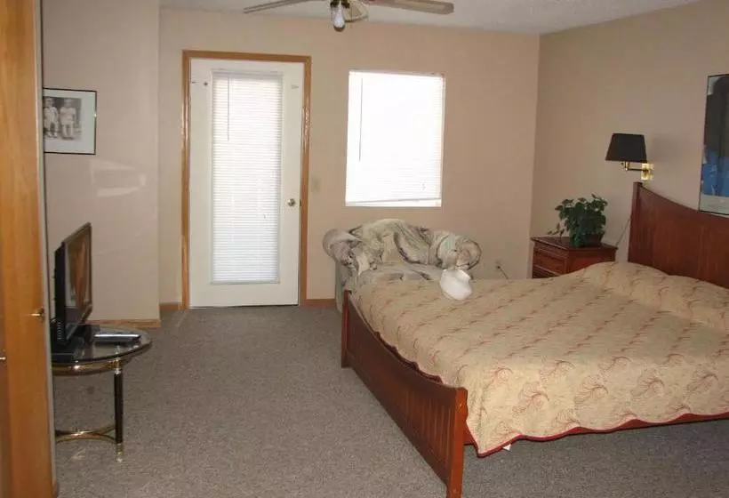 Condos At 530 E. Hiawatha