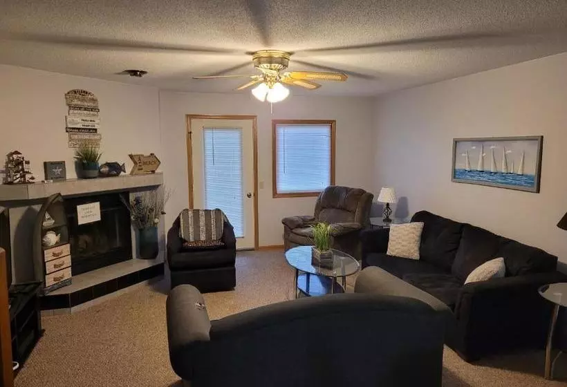 Condos At 530 E. Hiawatha