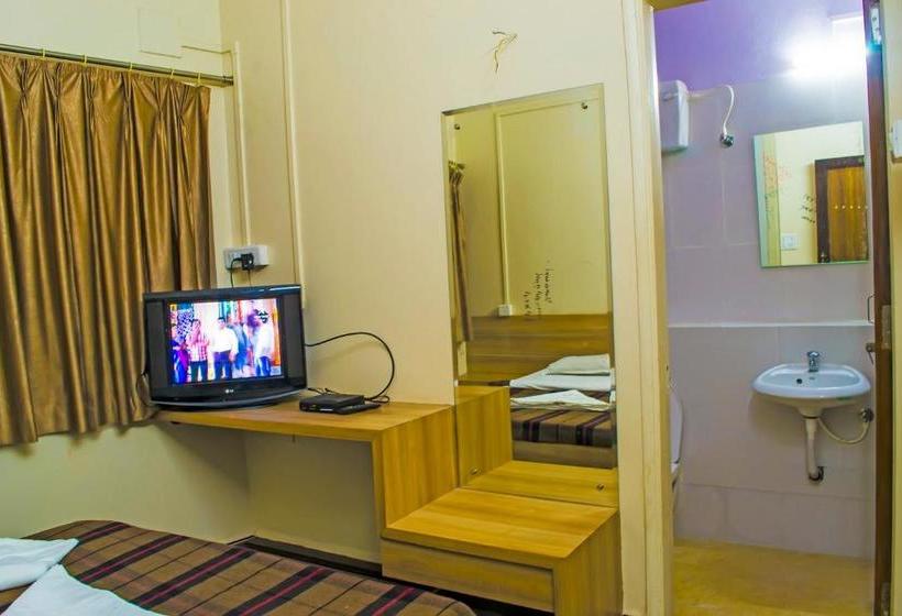 Hotel Girish Kolhapur