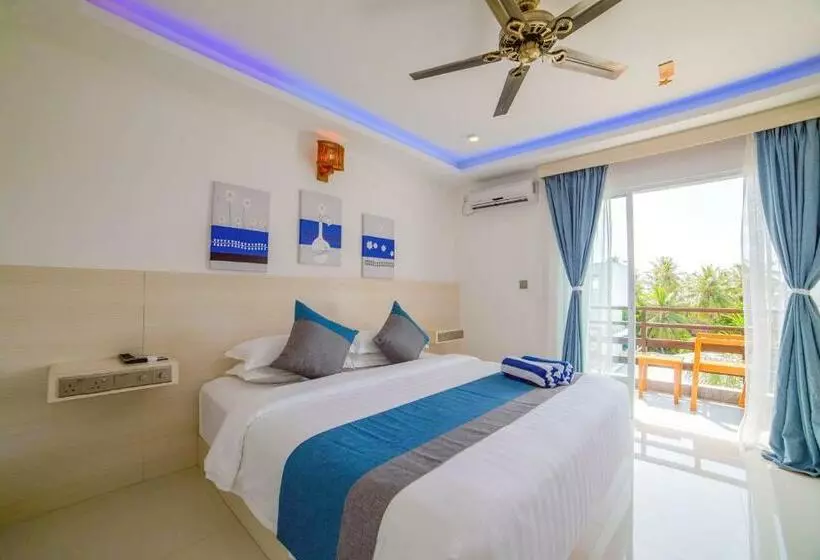 هتل Grand Beach Dhigurah