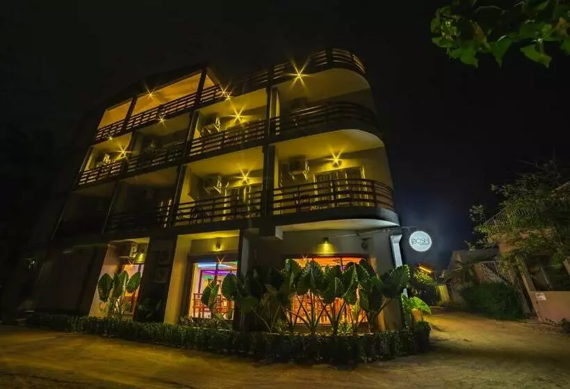 هتل Grand Beach Dhigurah