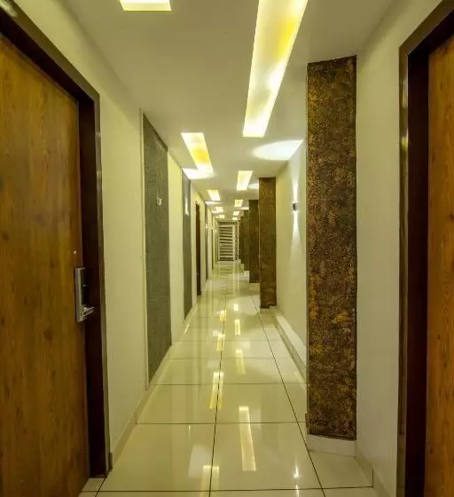 Hotelli Oaks Residency