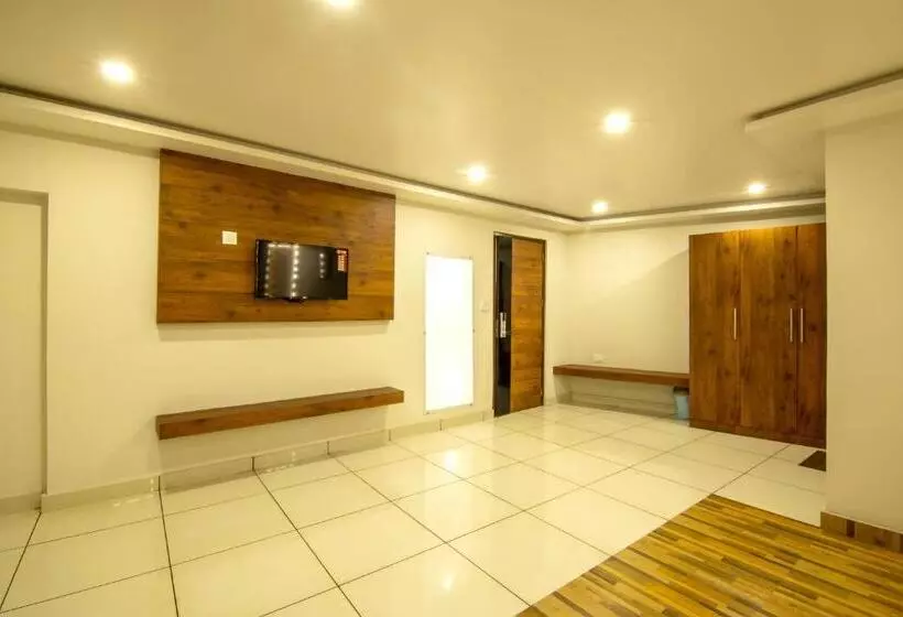 Hotelli Oaks Residency