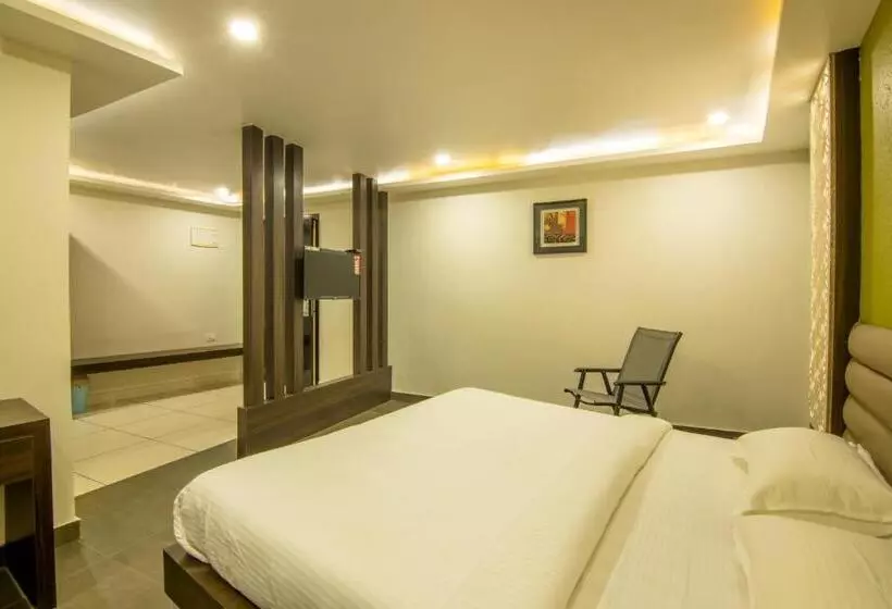 Hotelli Oaks Residency