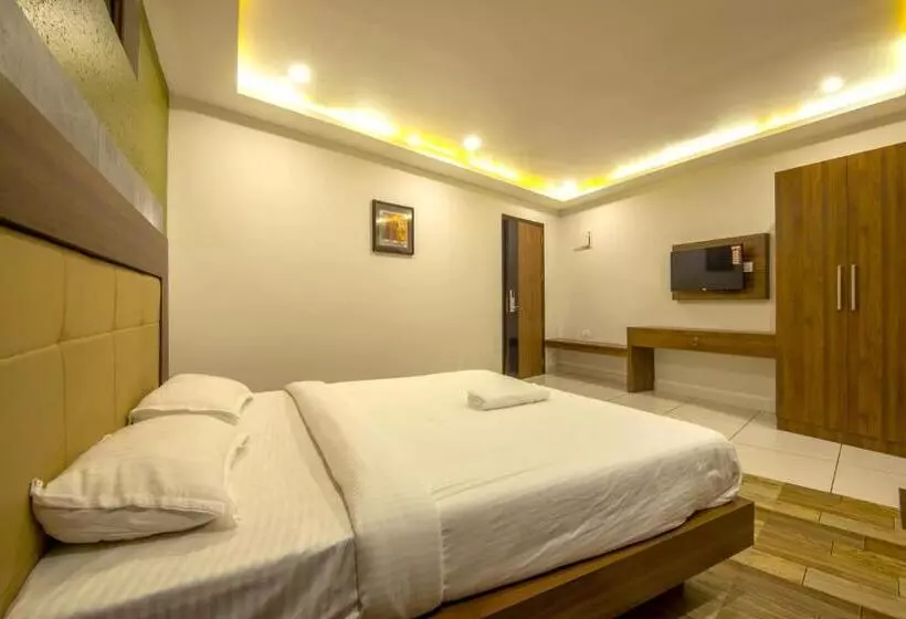 Hotelli Oaks Residency