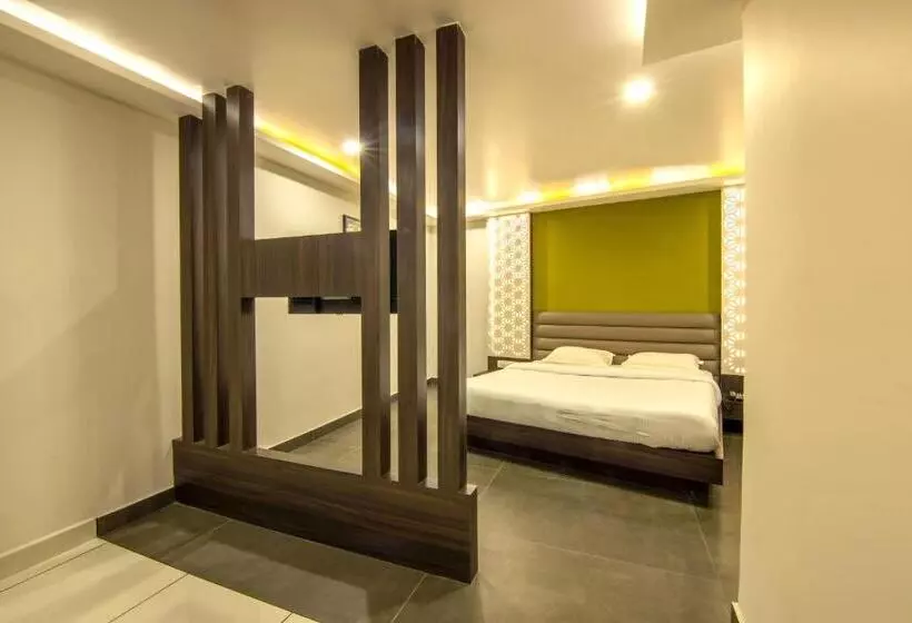 Hotelli Oaks Residency