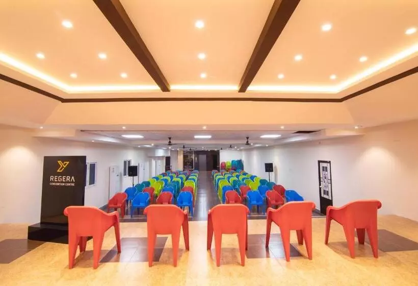 Hotelli Oaks Residency