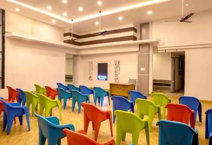 Hotelli Oaks Residency