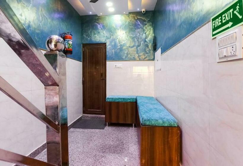 Hotel Oyo 76384 Tarun Palace