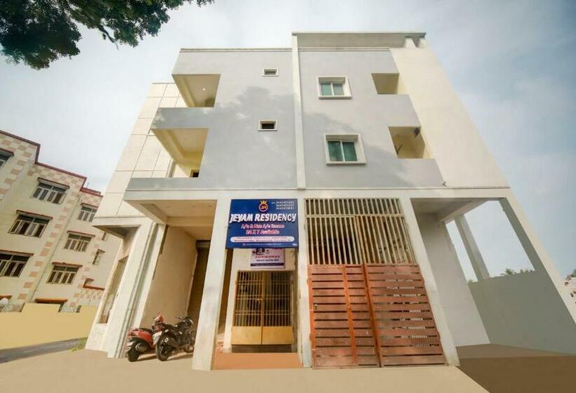 Hotel Oyo 77065 Jeyam Residency