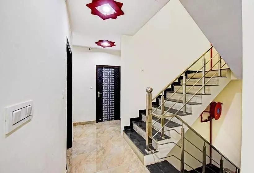Hotelli Oyo 77619 Grace Inn