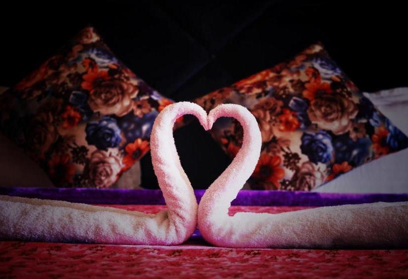 בית מלון כפרי Red Coral