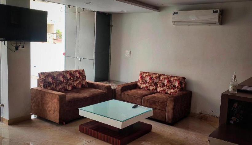 בית מלון כפרי Red Coral