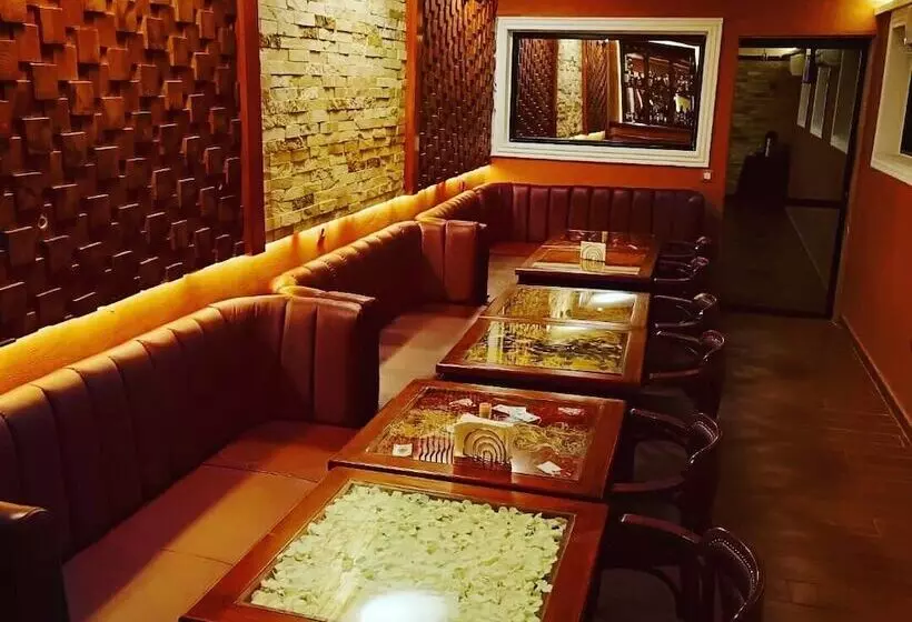 هتل Villa Des Roses