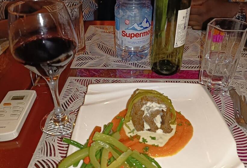 هتل Villa Des Roses