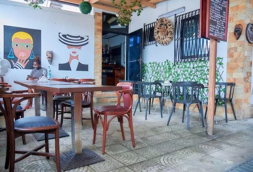 هتل Villa Des Roses