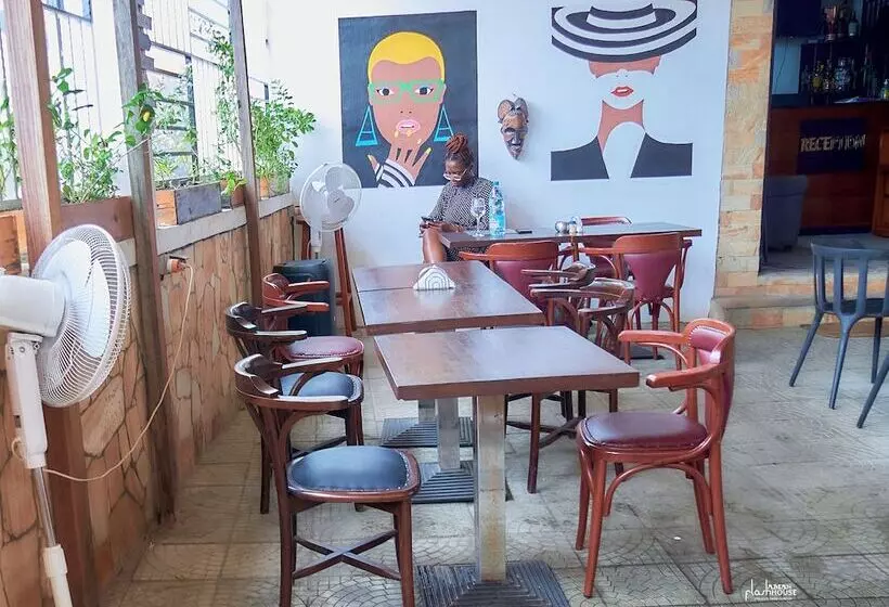 هتل Villa Des Roses