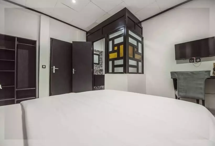 هتل Villa Des Roses