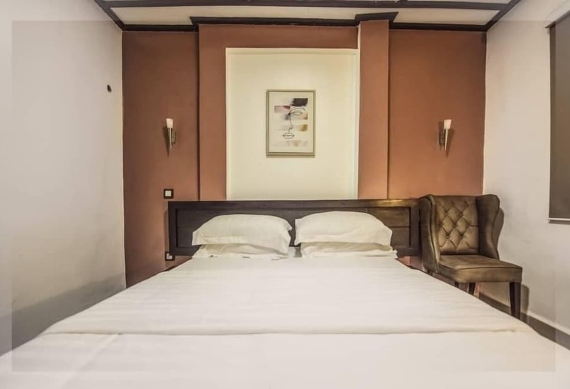 هتل Villa Des Roses