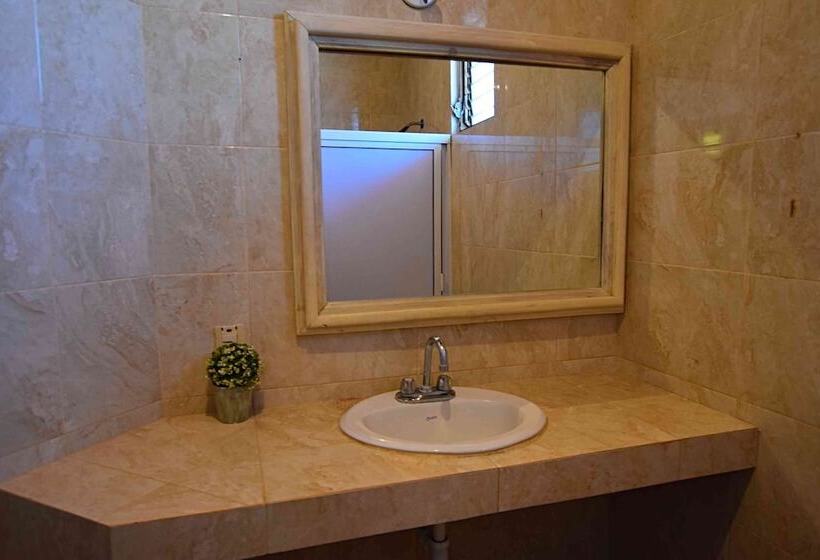 فندق Villa Flores