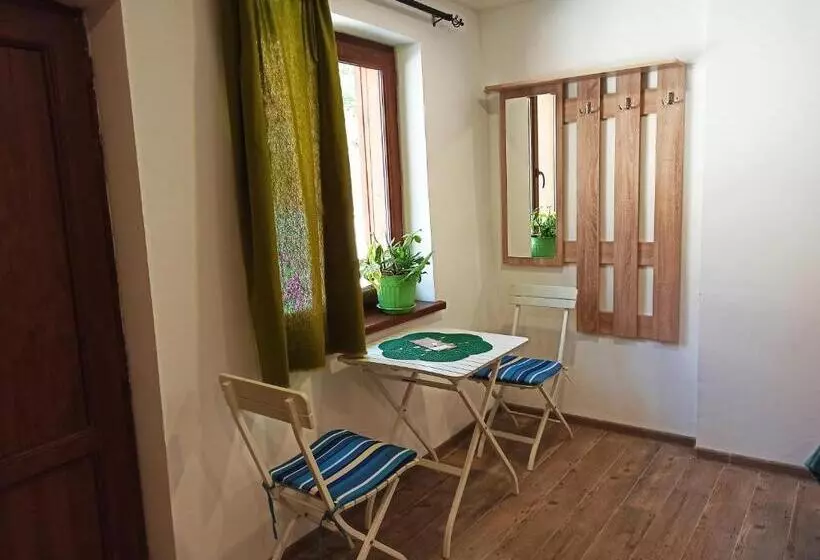 پانسیون Jermatun Guest House