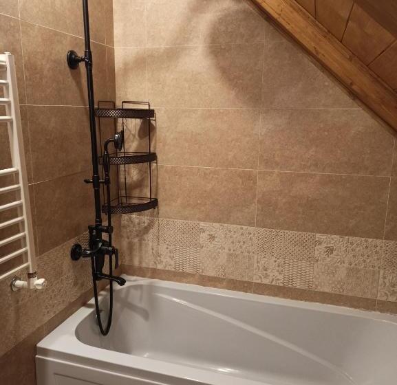 پانسیون Jermatun Guest House