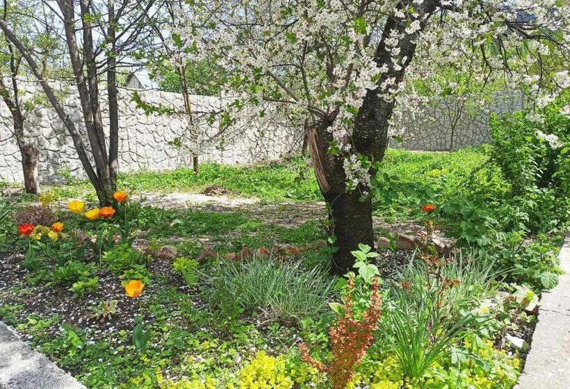 پانسیون Jermatun Guest House