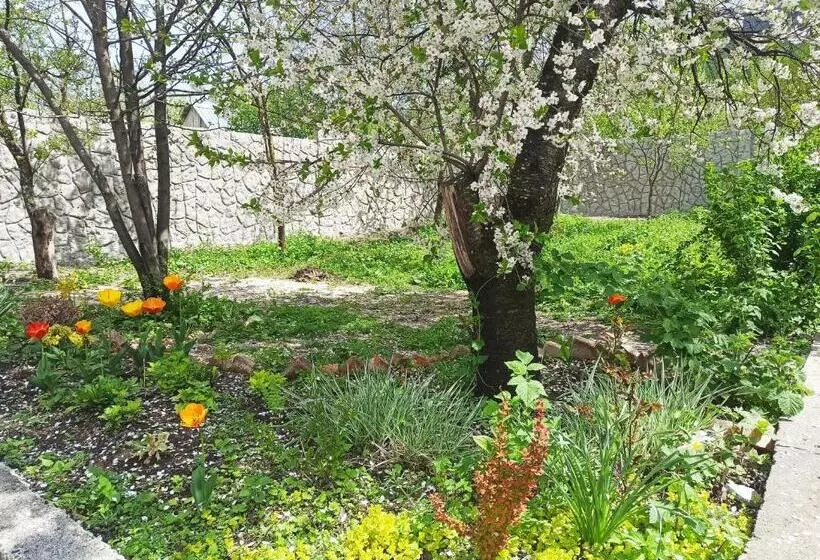 پانسیون Jermatun Guest House