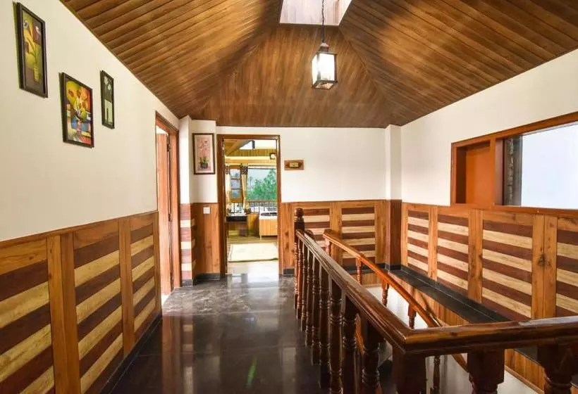 تختخواب و صبحانه Whispering Winds Villa