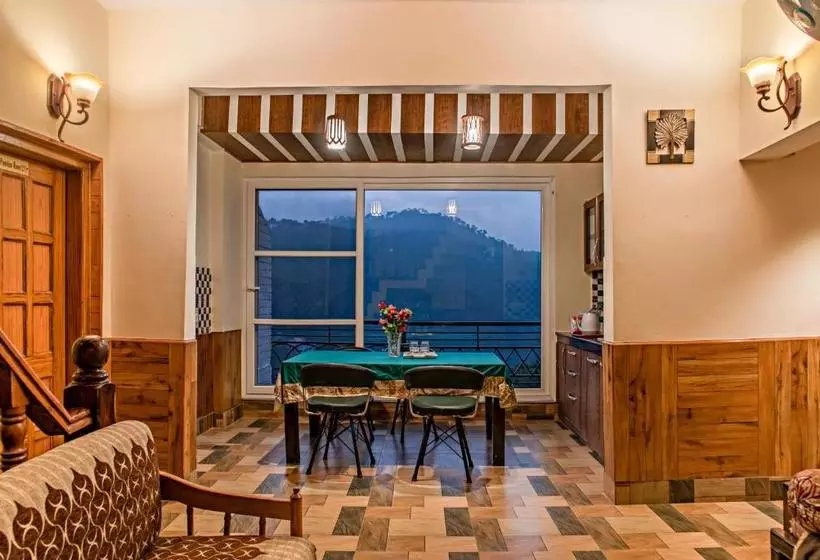 تختخواب و صبحانه Whispering Winds Villa