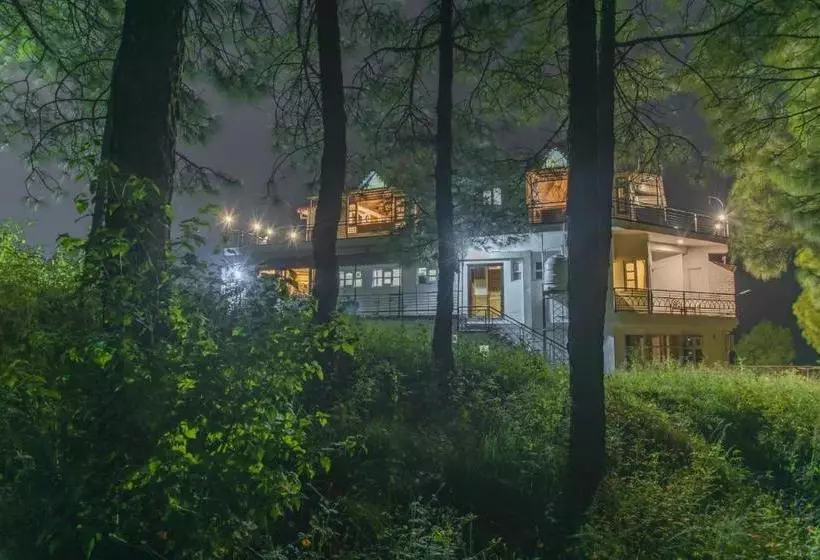 تختخواب و صبحانه Whispering Winds Villa