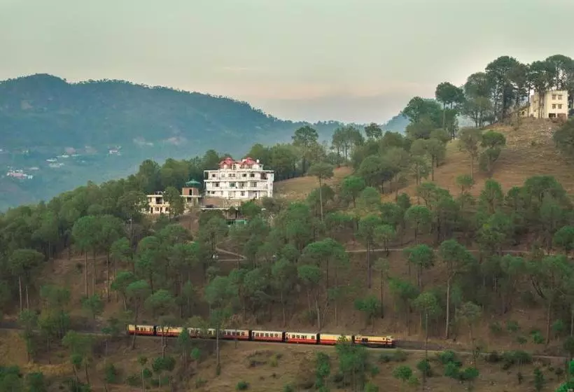 تختخواب و صبحانه Whispering Winds Villa