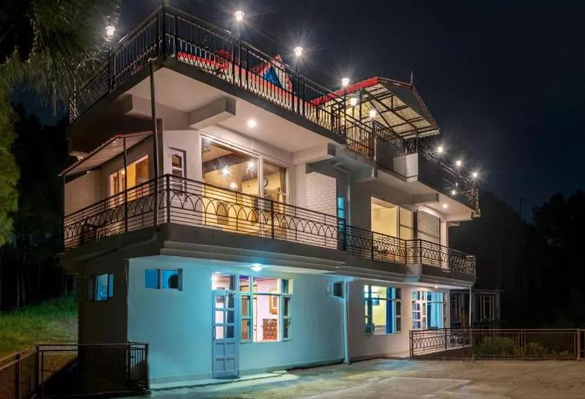 تختخواب و صبحانه Whispering Winds Villa