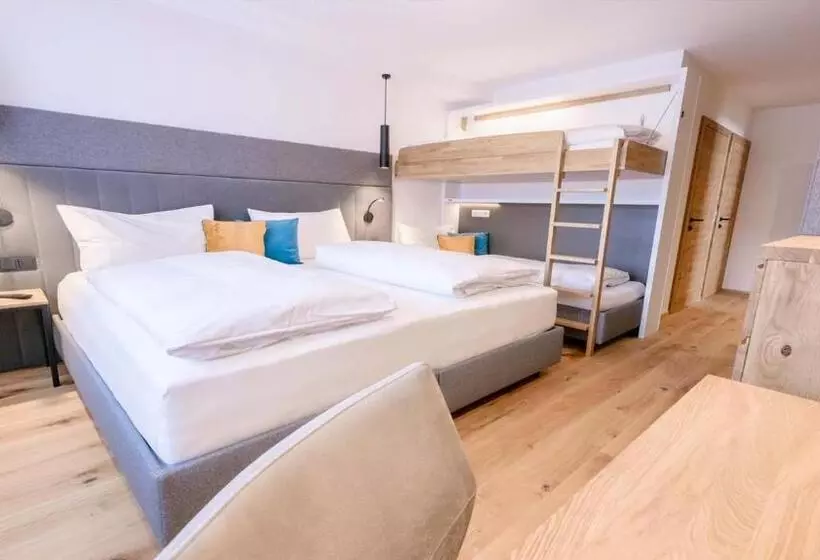 Hofgut Apartment & Lifestyle Resort Wagrain