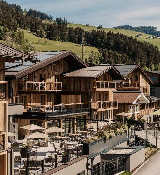 Hofgut Apartment & Lifestyle Resort Wagrain
