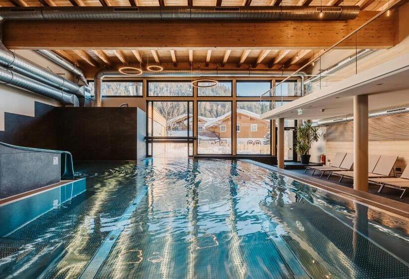 Hofgut Apartment & Lifestyle Resort Wagrain