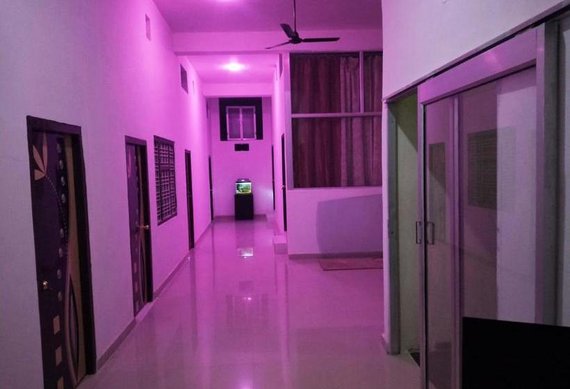 בית מלון כפרי City Palace