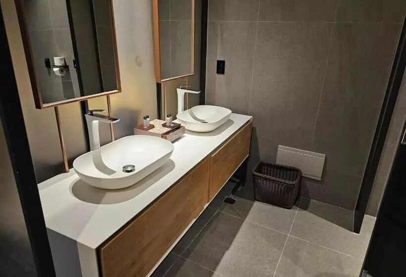 Daegu Eastern Hotel Lions Park