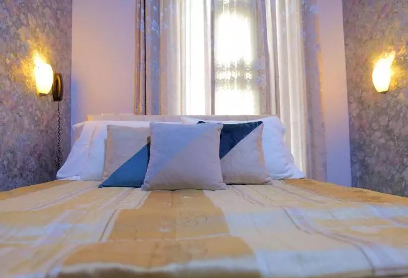 ホテル Number One