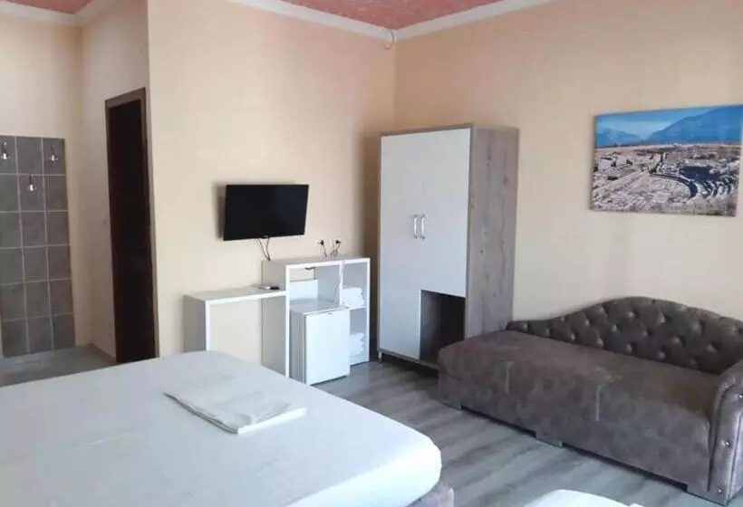 ホテル Number One