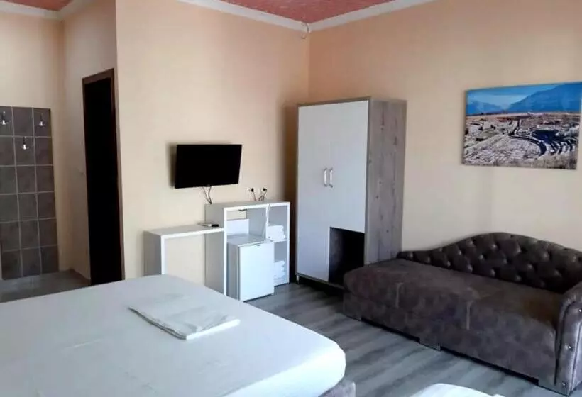 ホテル Number One