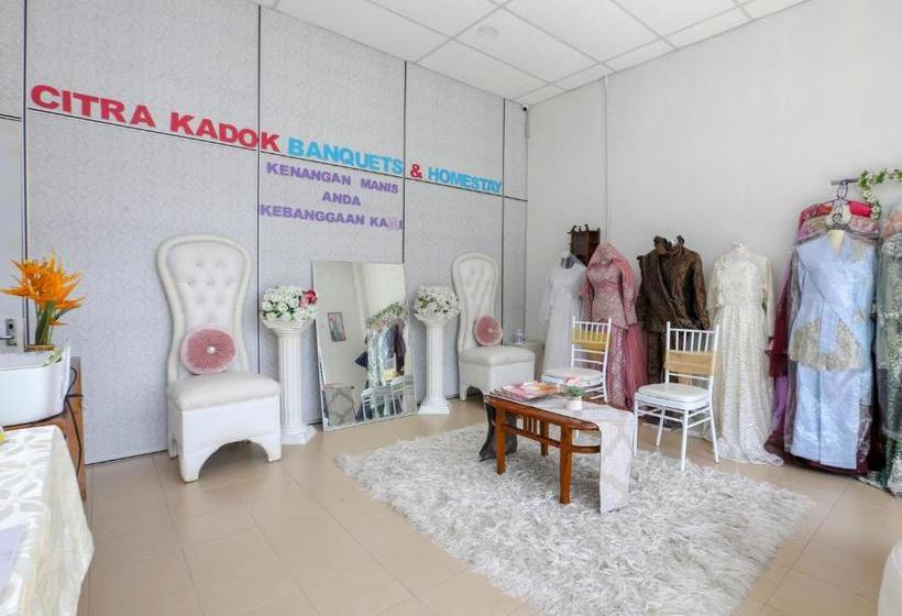 فندق Oyo 90115 Citra Kadok  & Banquet Hall