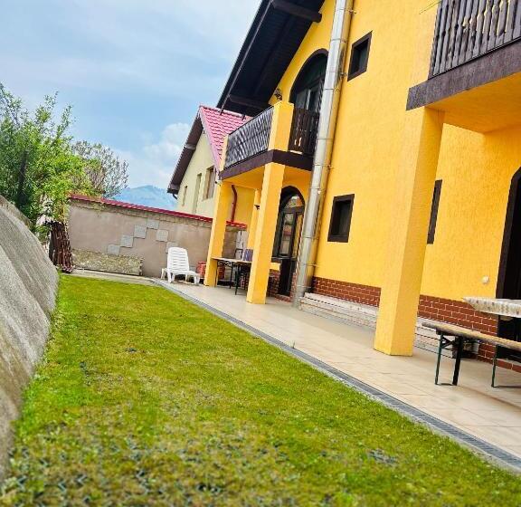 پانسیون Casa Lupascu