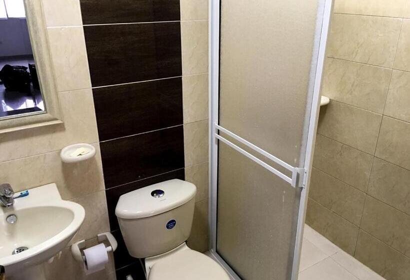 هاستل Villa Sarie Bay