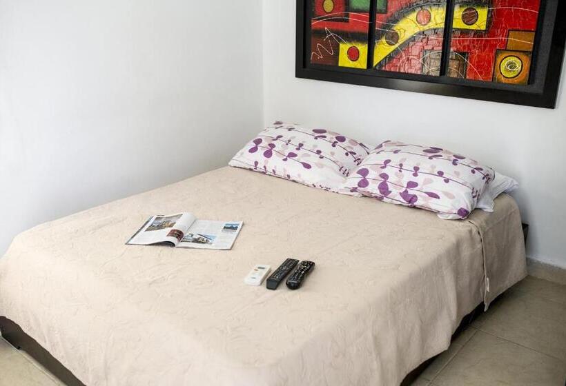 هاستل Villa Sarie Bay