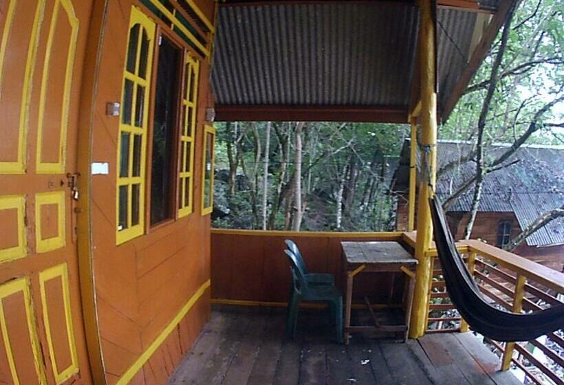 הוסטל Yulia Resort