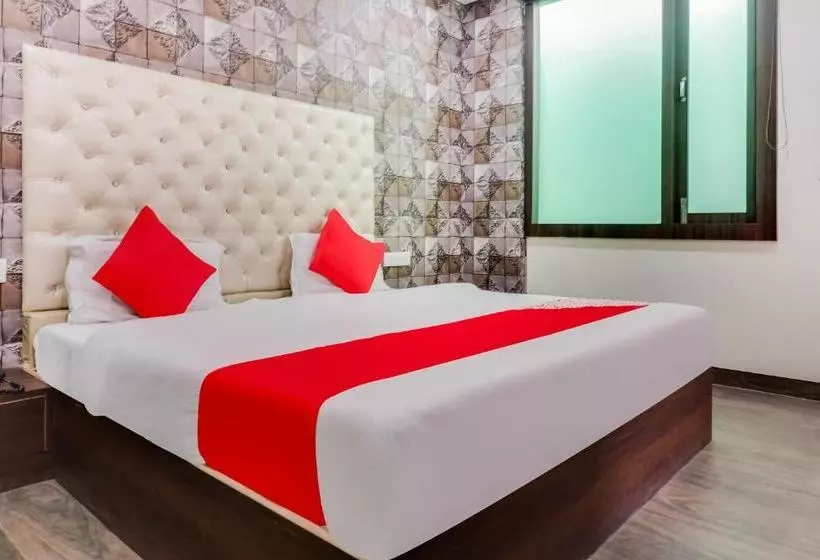 Hotelli Oyo 69763 Hisar Inn