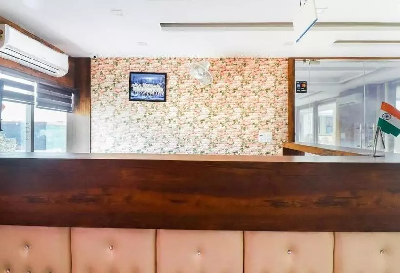 Hotelli Oyo 69763 Hisar Inn