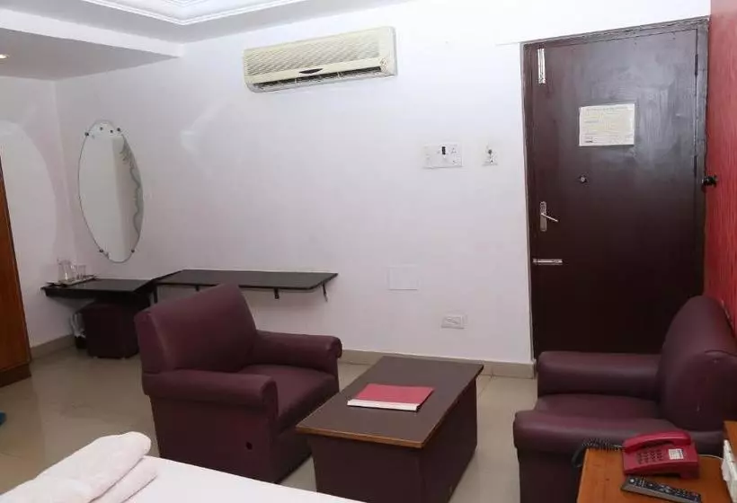 ホテル Sri Srinivasar Residency