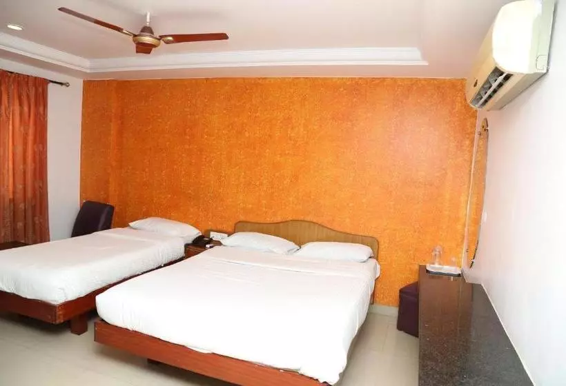 ホテル Sri Srinivasar Residency